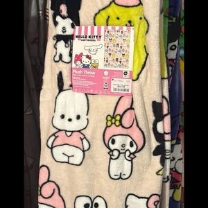 Hello Kitty and Friends Plush Blanket - Pink, Cream, Black